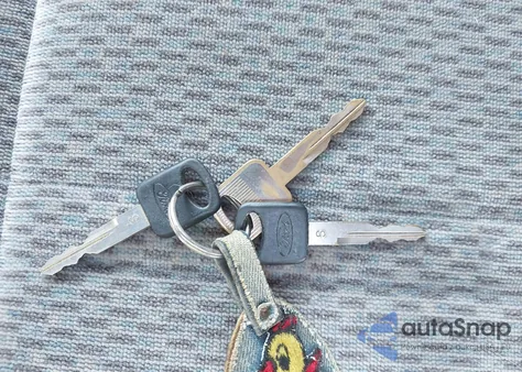 1997 Ford F-150 Lariat/Standard/Xl/Xlt из США, поврежденный, VIN 1FTDX176XVND32079